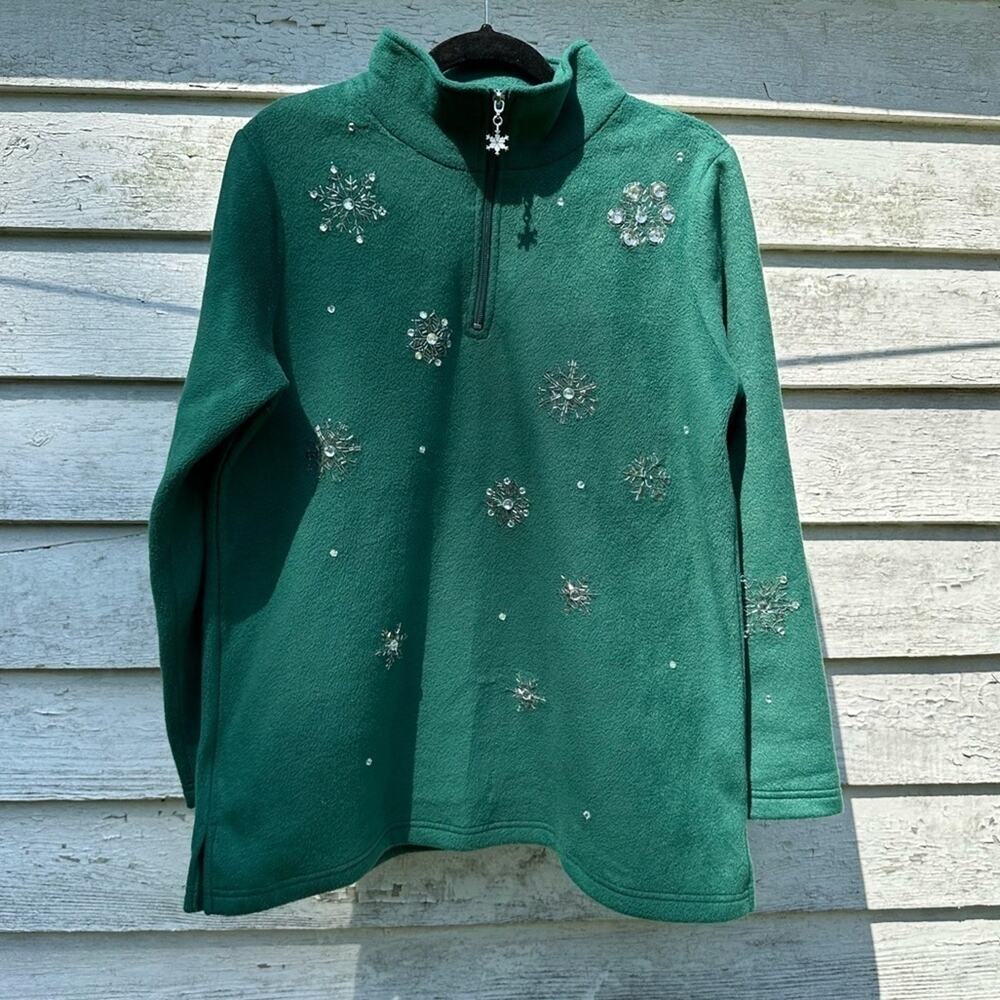 Quacker factory zip up, fleece the snowflakes all over excellent condition sizeS
